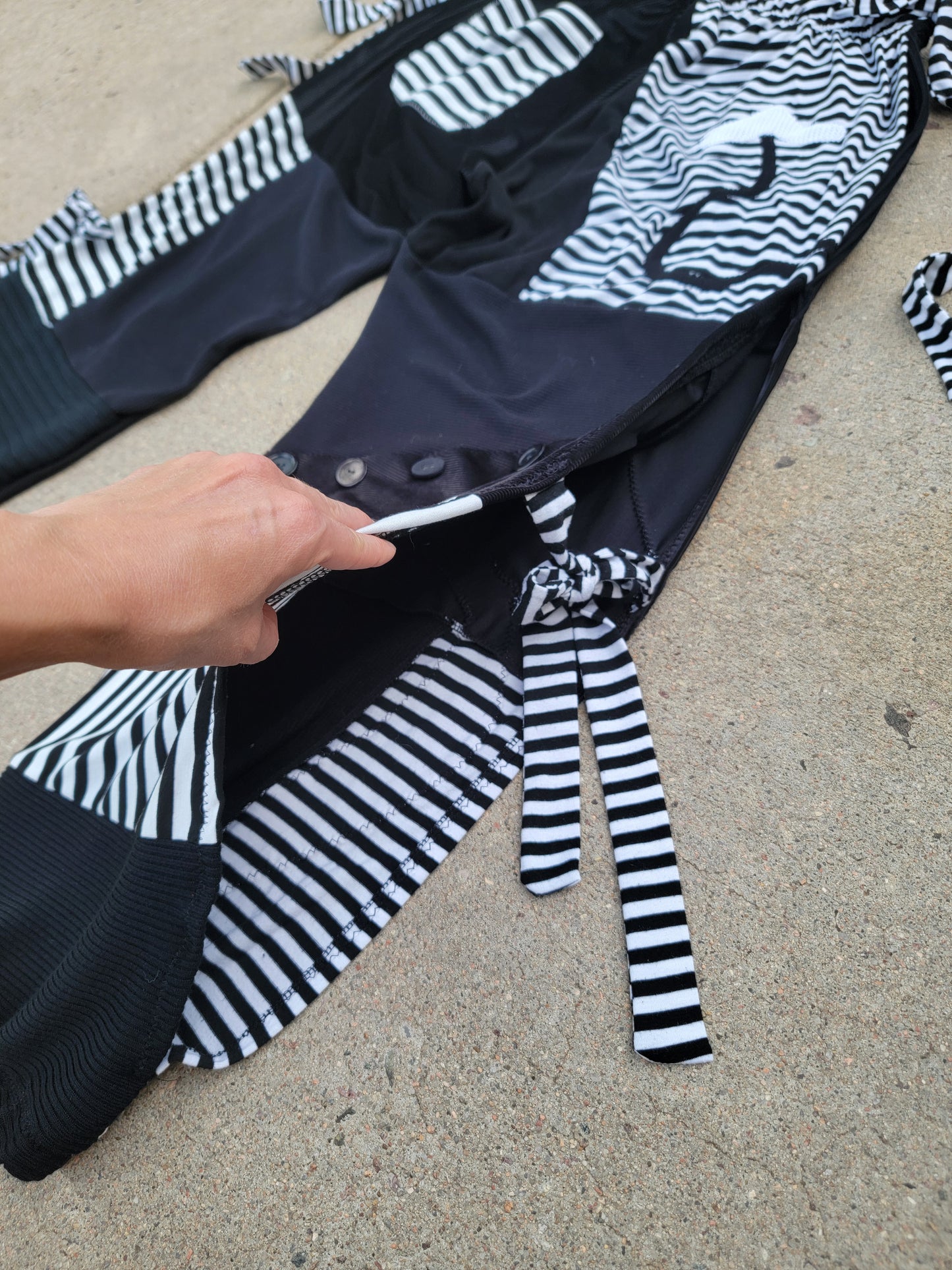 (L/XL) B&W Patchwork Crop Tee & Side-Tie Pants