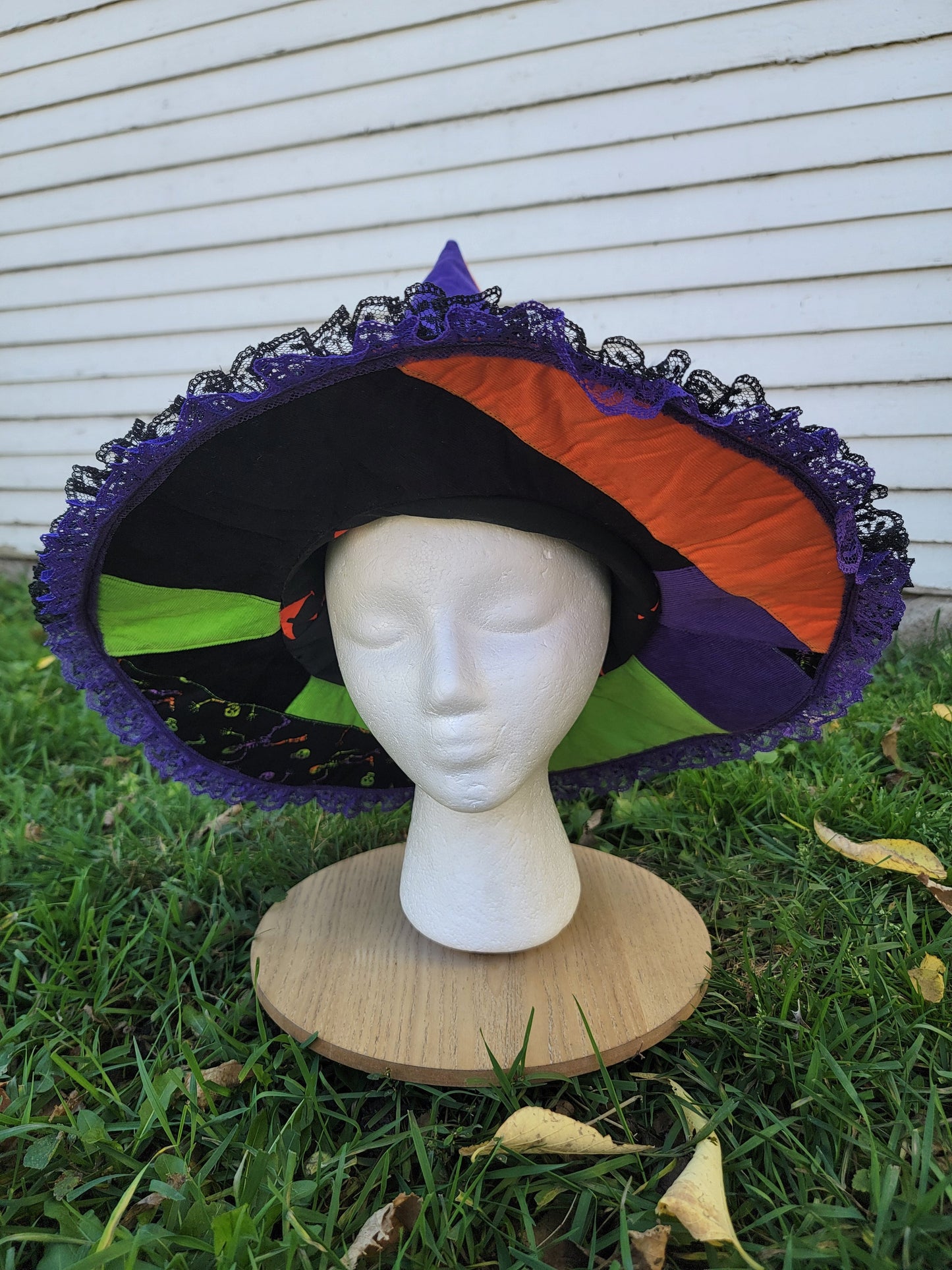 Kitty Witch Hat - Nothing is as it Seams
