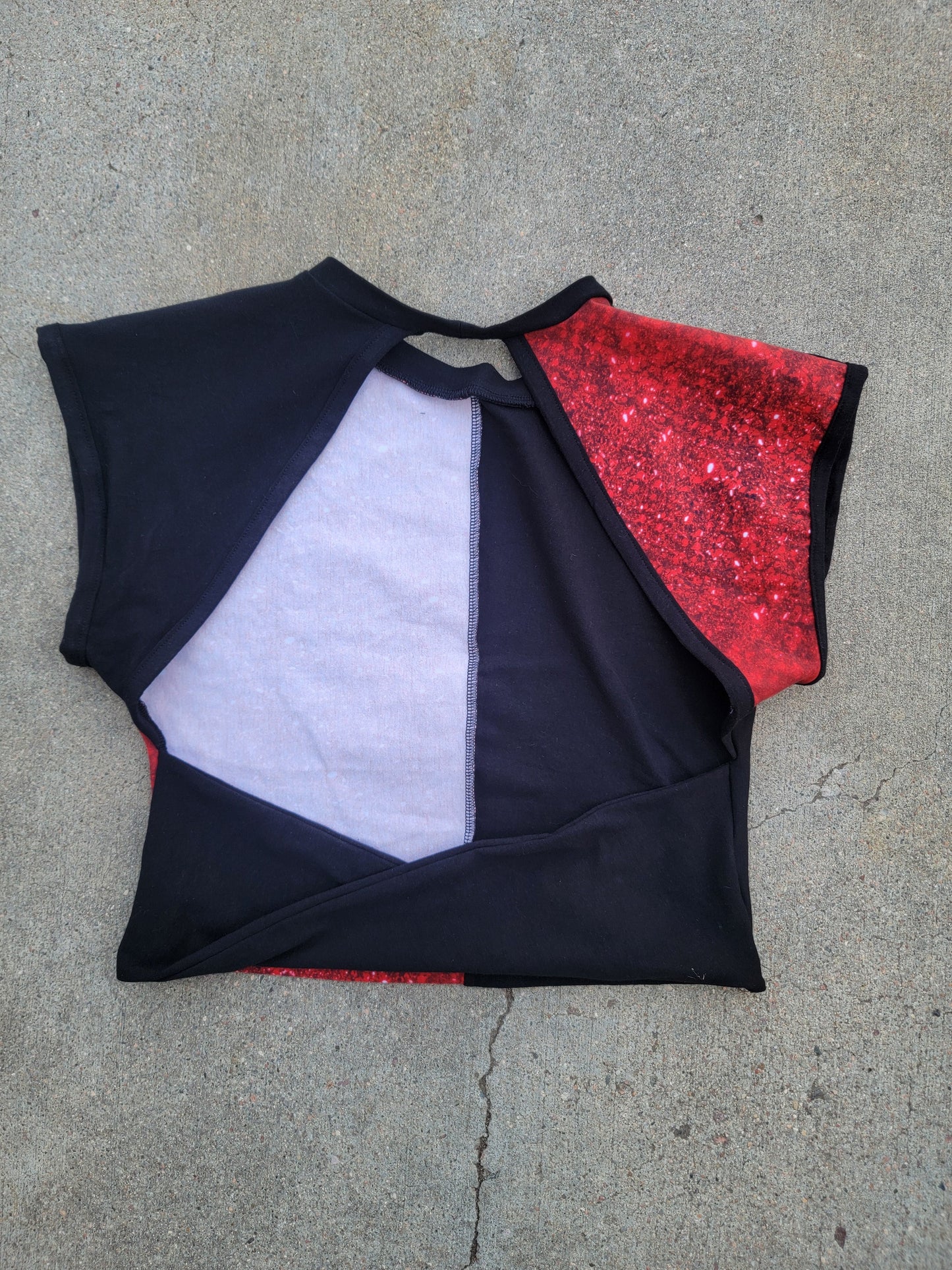 L Backless Tee - Nothing is as it Seams