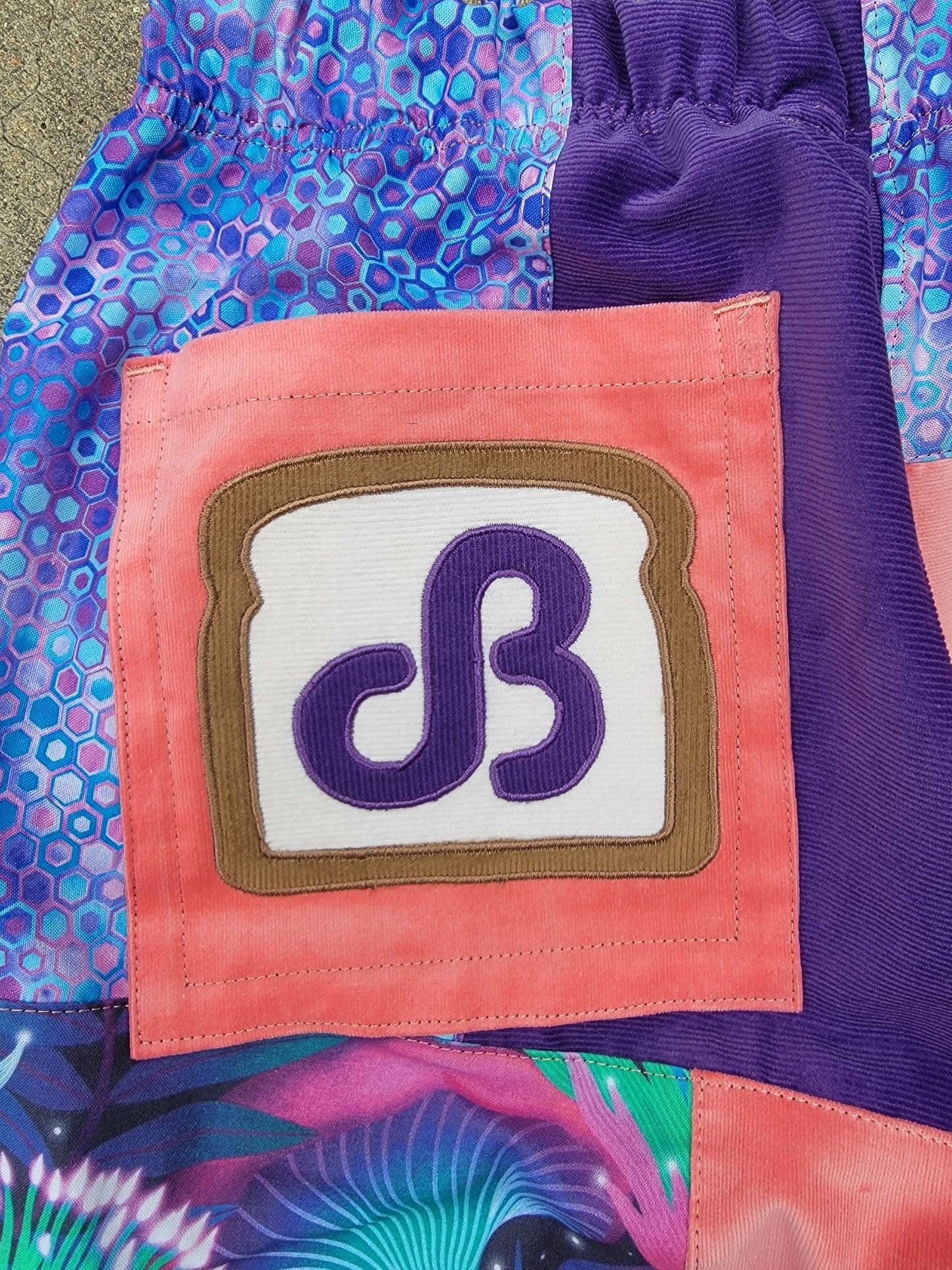 (L) Bread Patchwork Shorts - Nothing is as it Seams