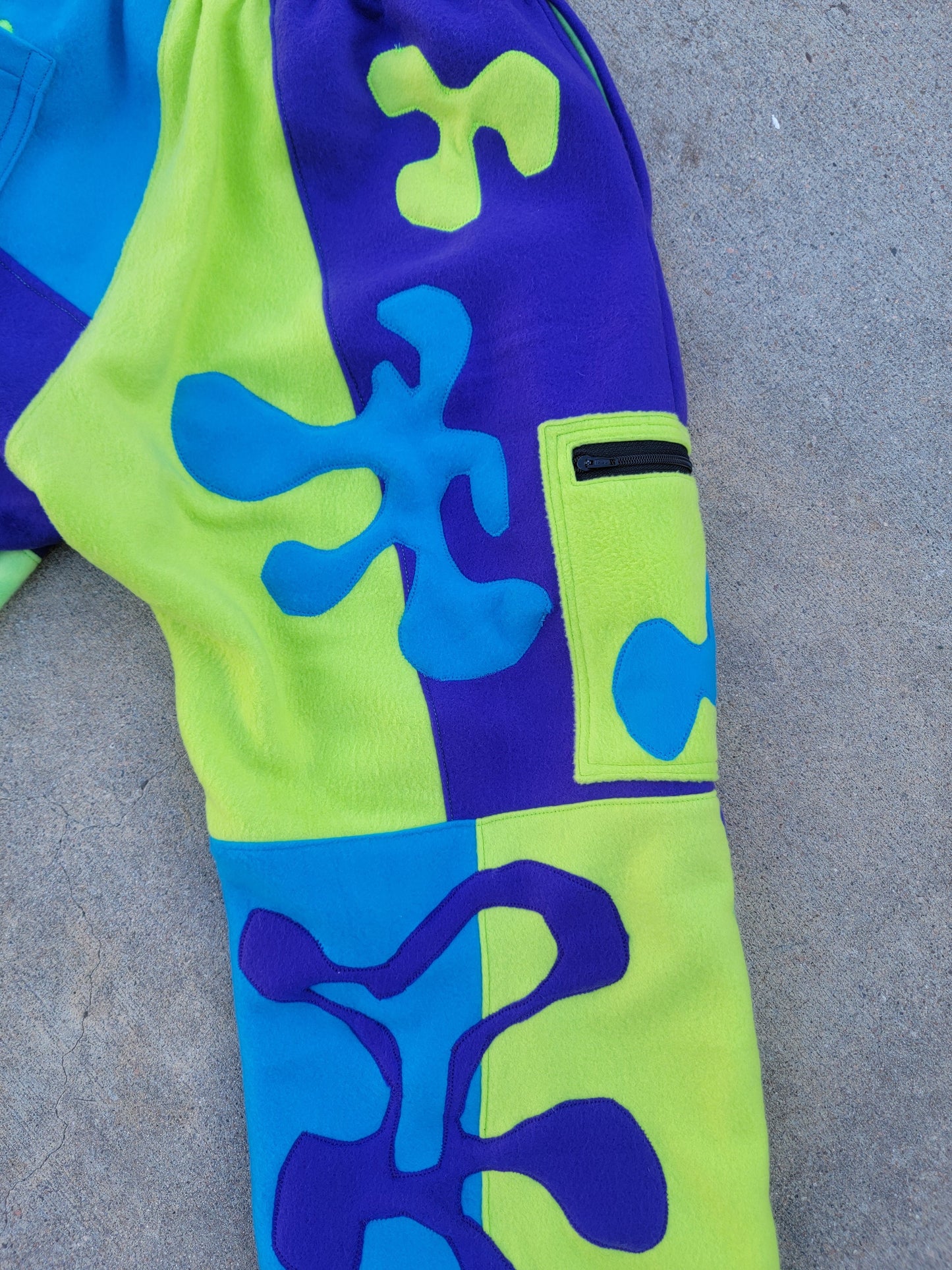 (L) Slimeball Patchwork Cargo Sweats - Nothing is as it Seams