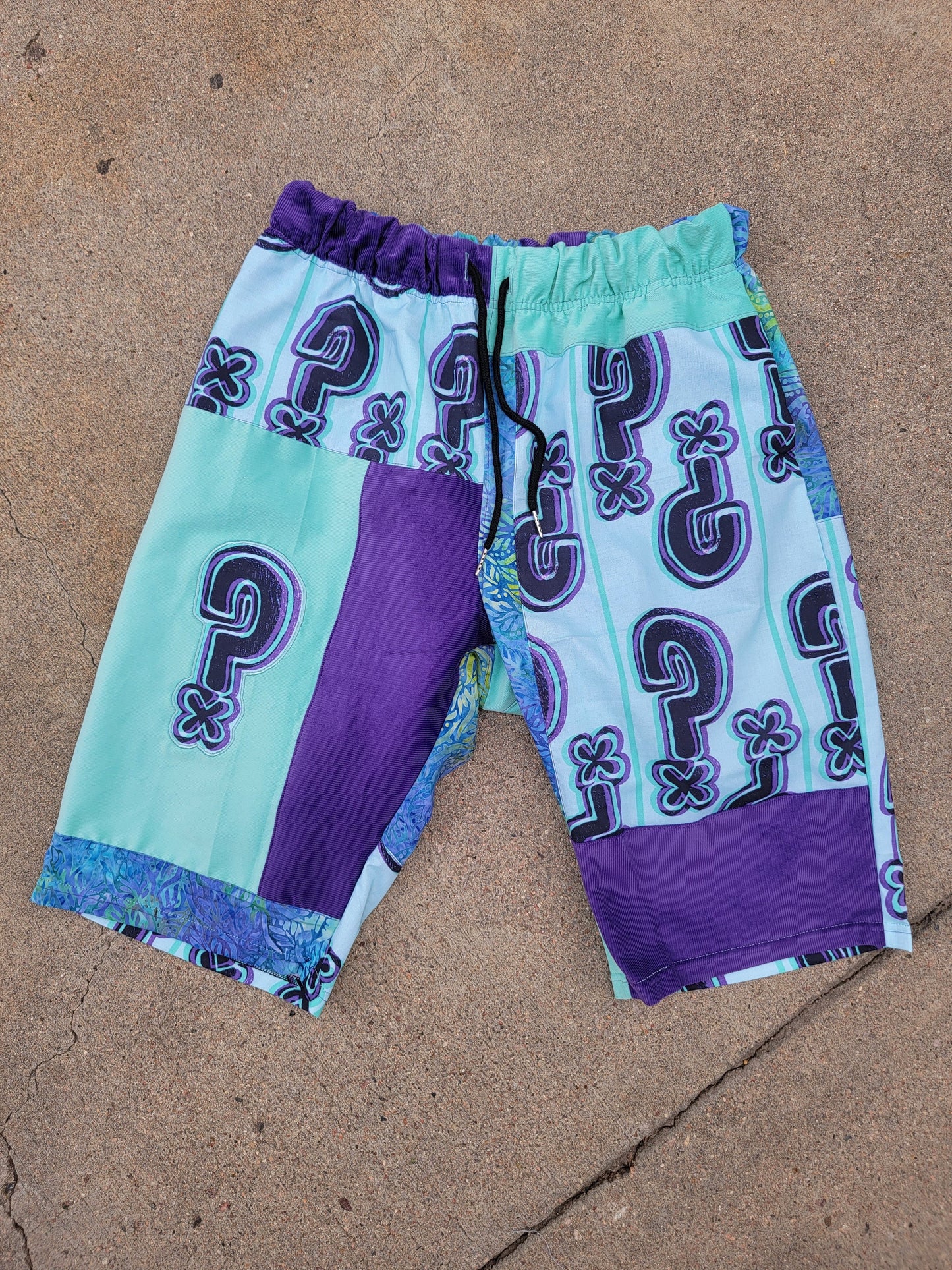 (M) ??? Patchwork Shorts - Nothing is as it Seams