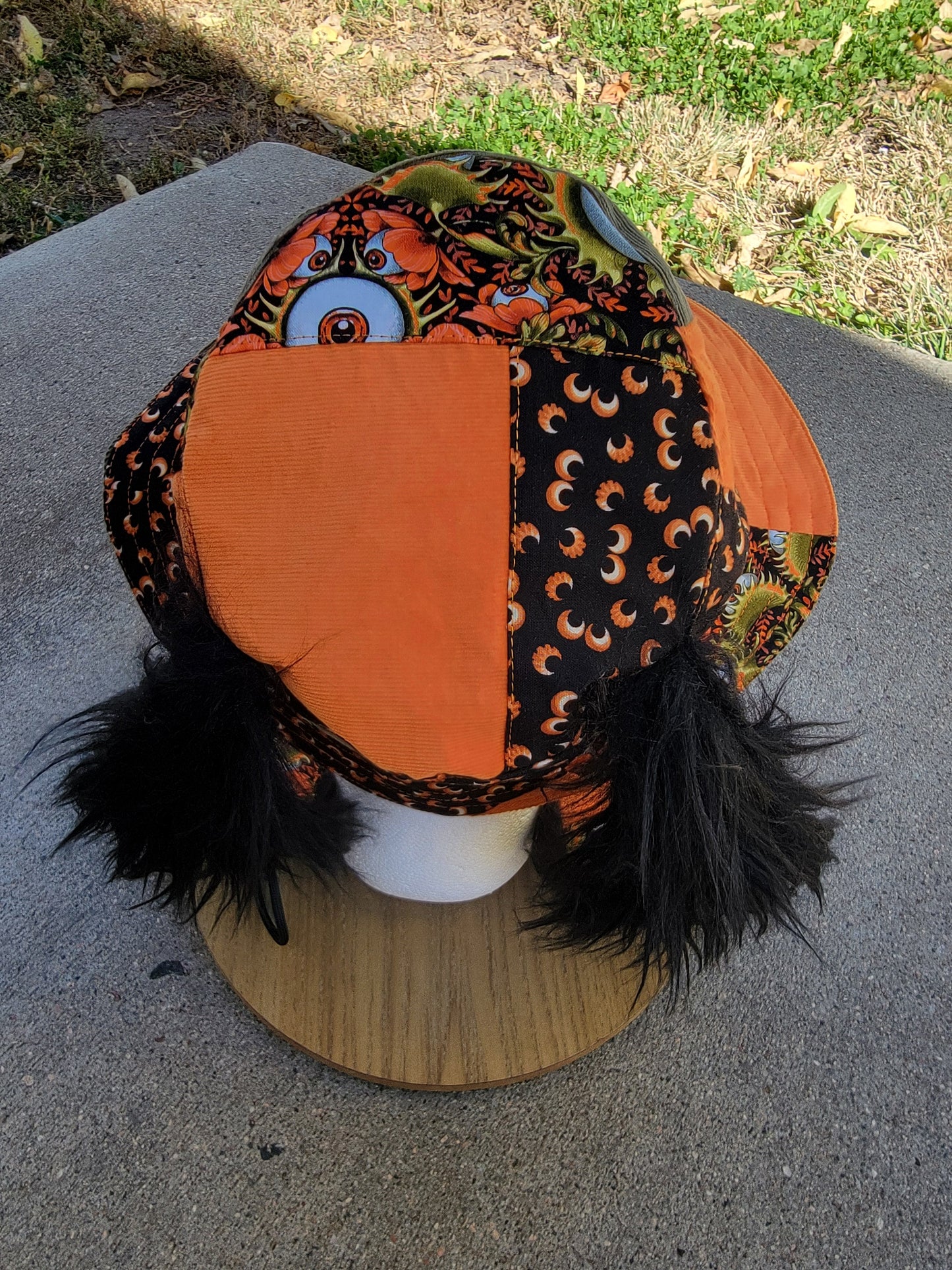 Venus Eye Trap Bunny Bucket - Nothing is as it Seams