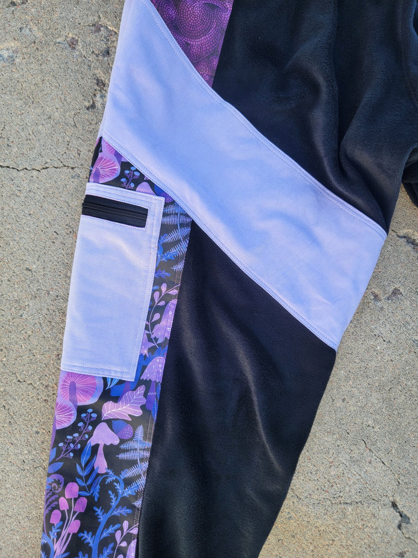 XL Cargo Sweats - Nothing is as it Seams