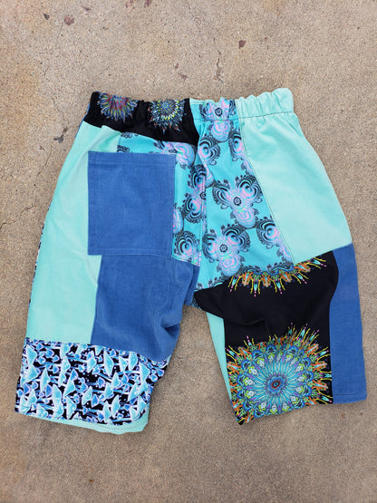 (L) Mandala Magic Shorts