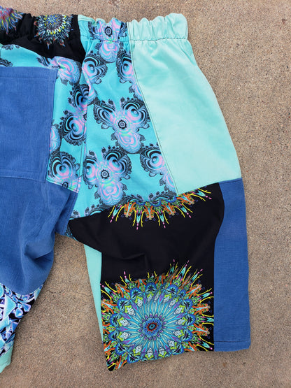 (L) Mandala Magic Shorts