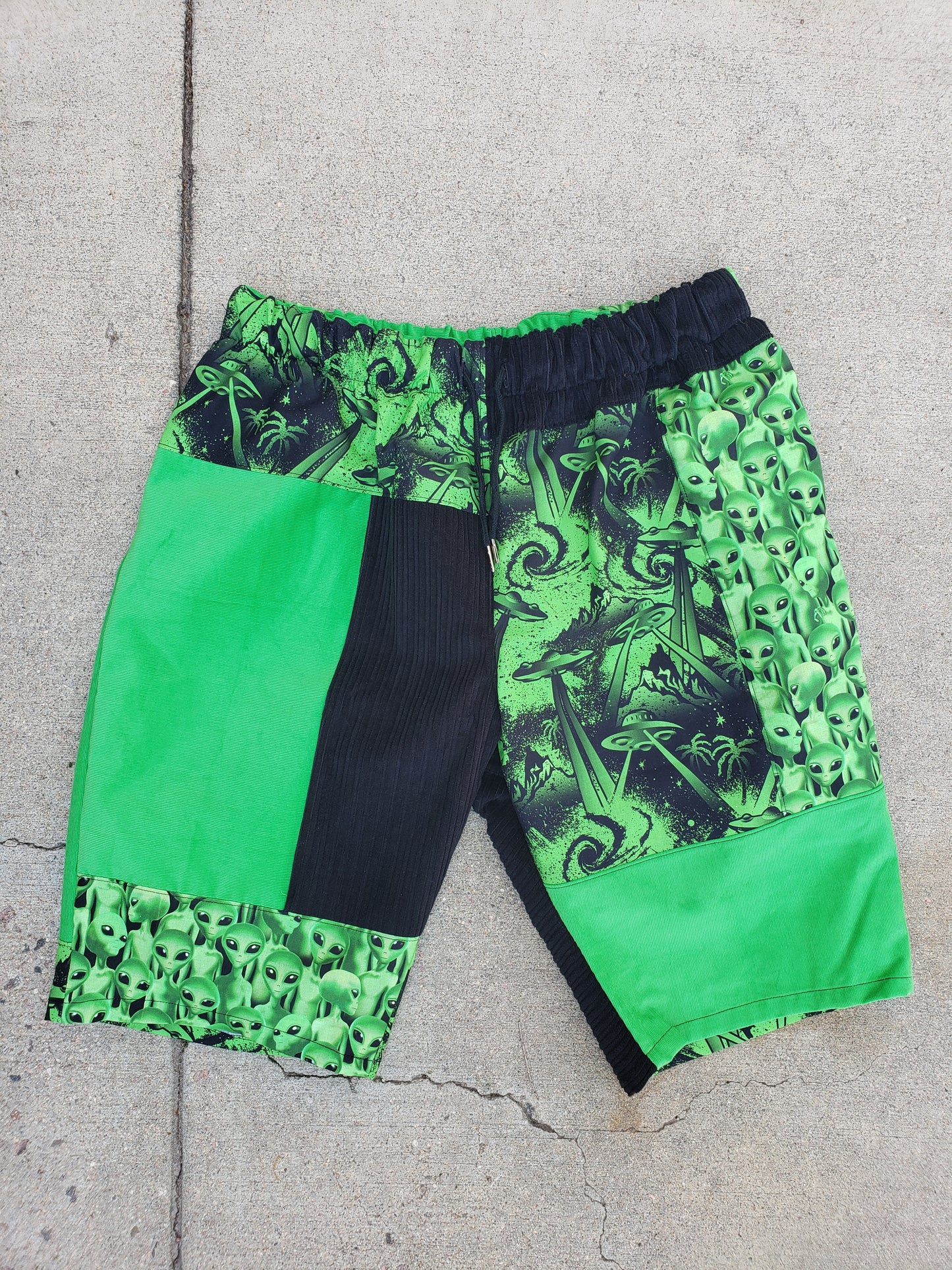 (XL) Green Dream Invasion Shorts