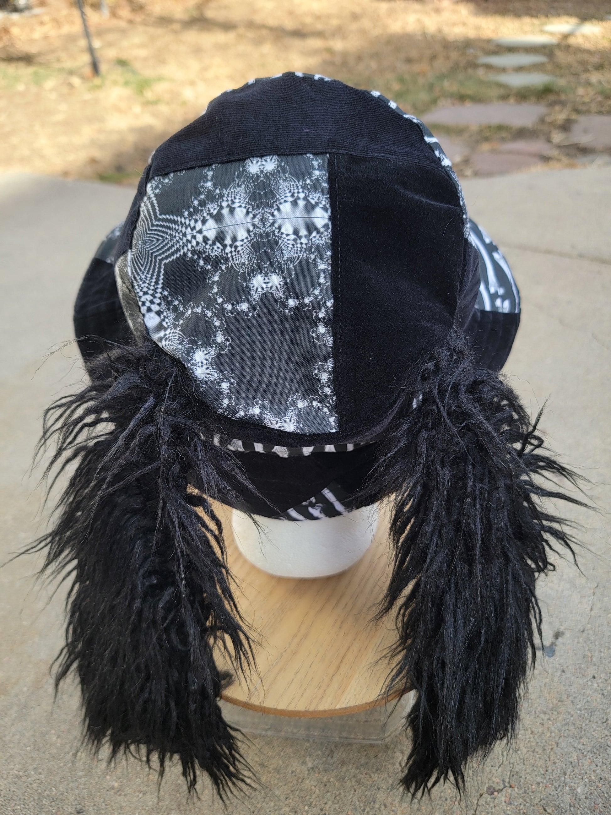 (L) Bonez Bunny Bucket - Nothing is as it Seams