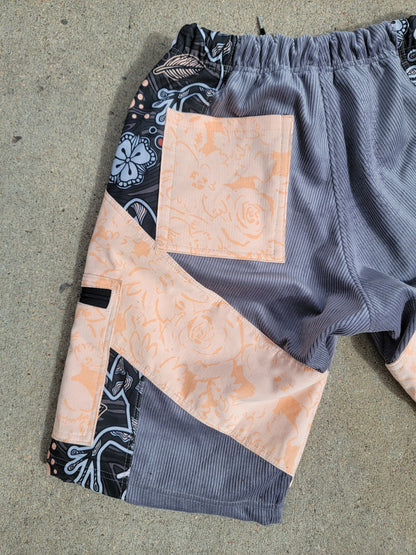 L Cargo Shorts - Nothing is as it Seams