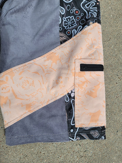 L Cargo Shorts - Nothing is as it Seams