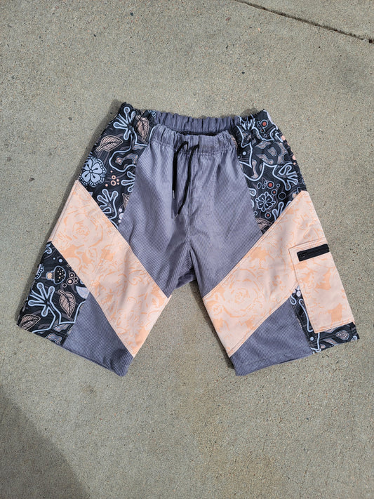 L Cargo Shorts - Nothing is as it Seams