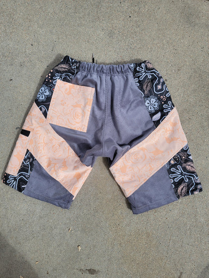 L Cargo Shorts - Nothing is as it Seams