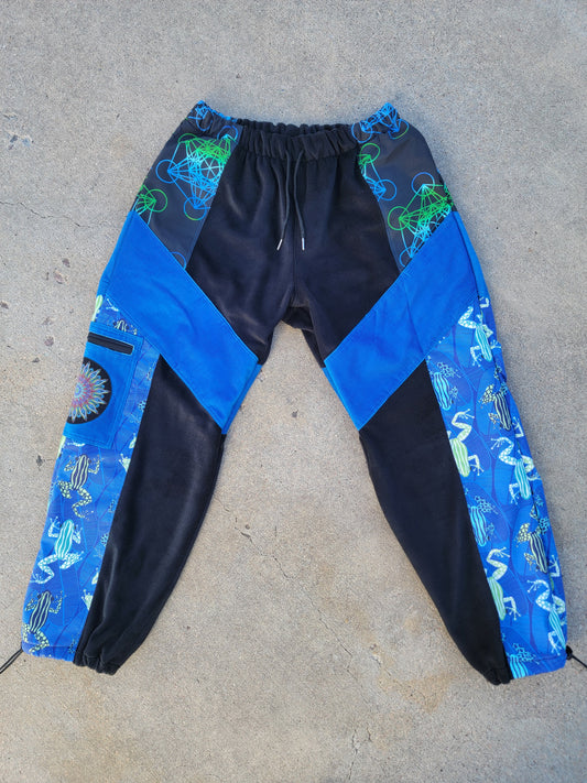 L Cargo Sweats - Nothing is as it Seams