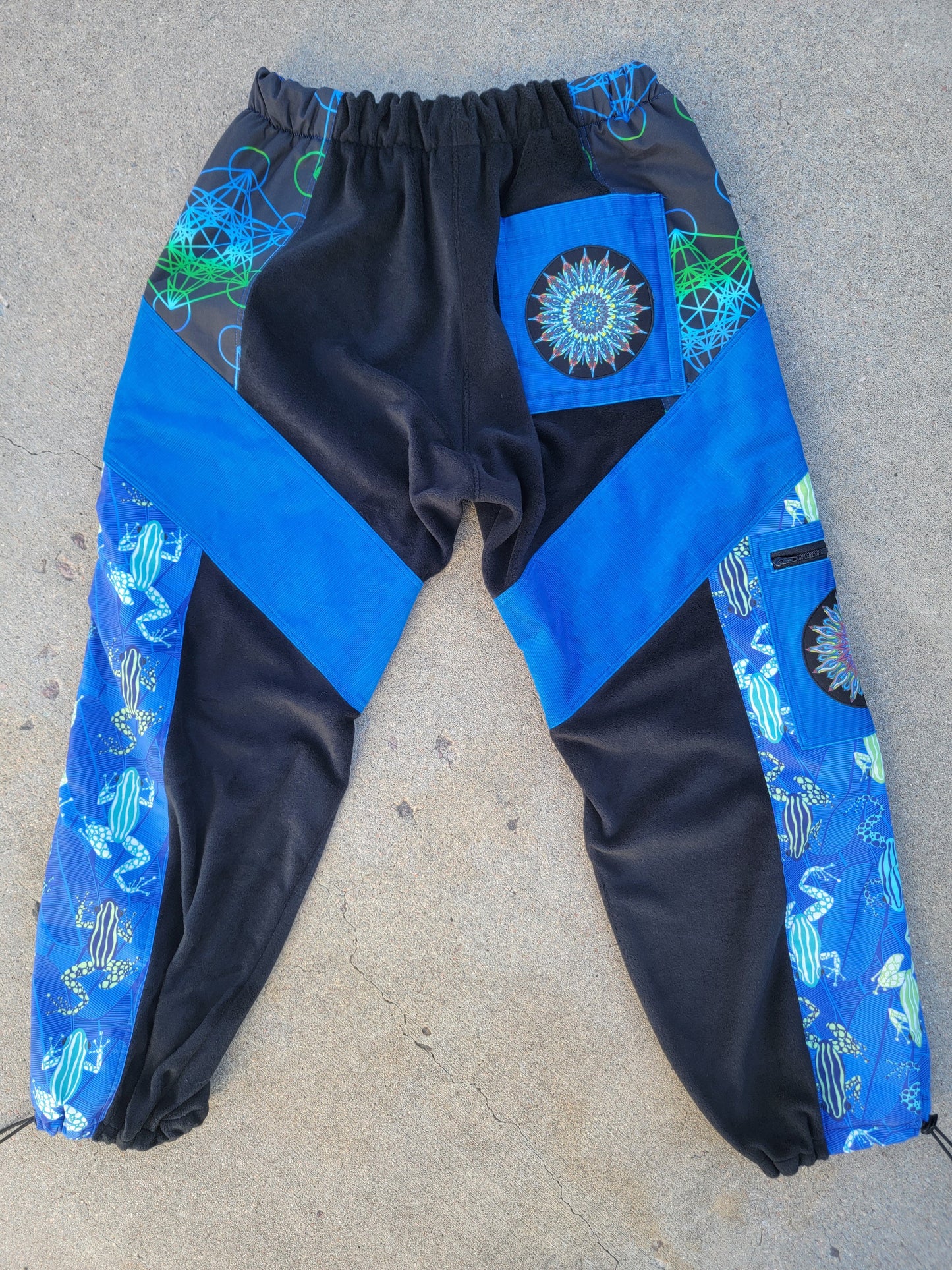 L Cargo Sweats - Nothing is as it Seams