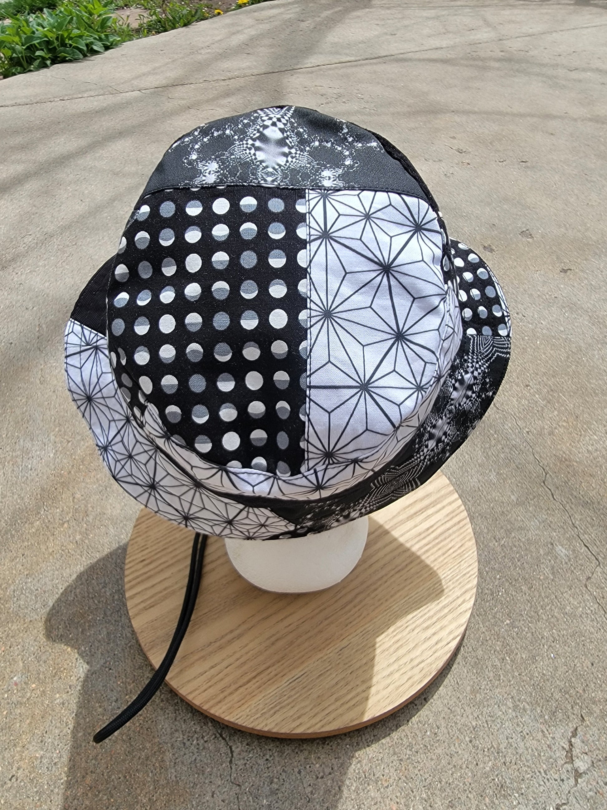 (L) Cosmic Cycle Bucket - Nothing is as it Seams