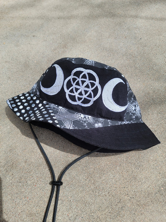 (L) Cosmic Cycle Bucket - Nothing is as it Seams
