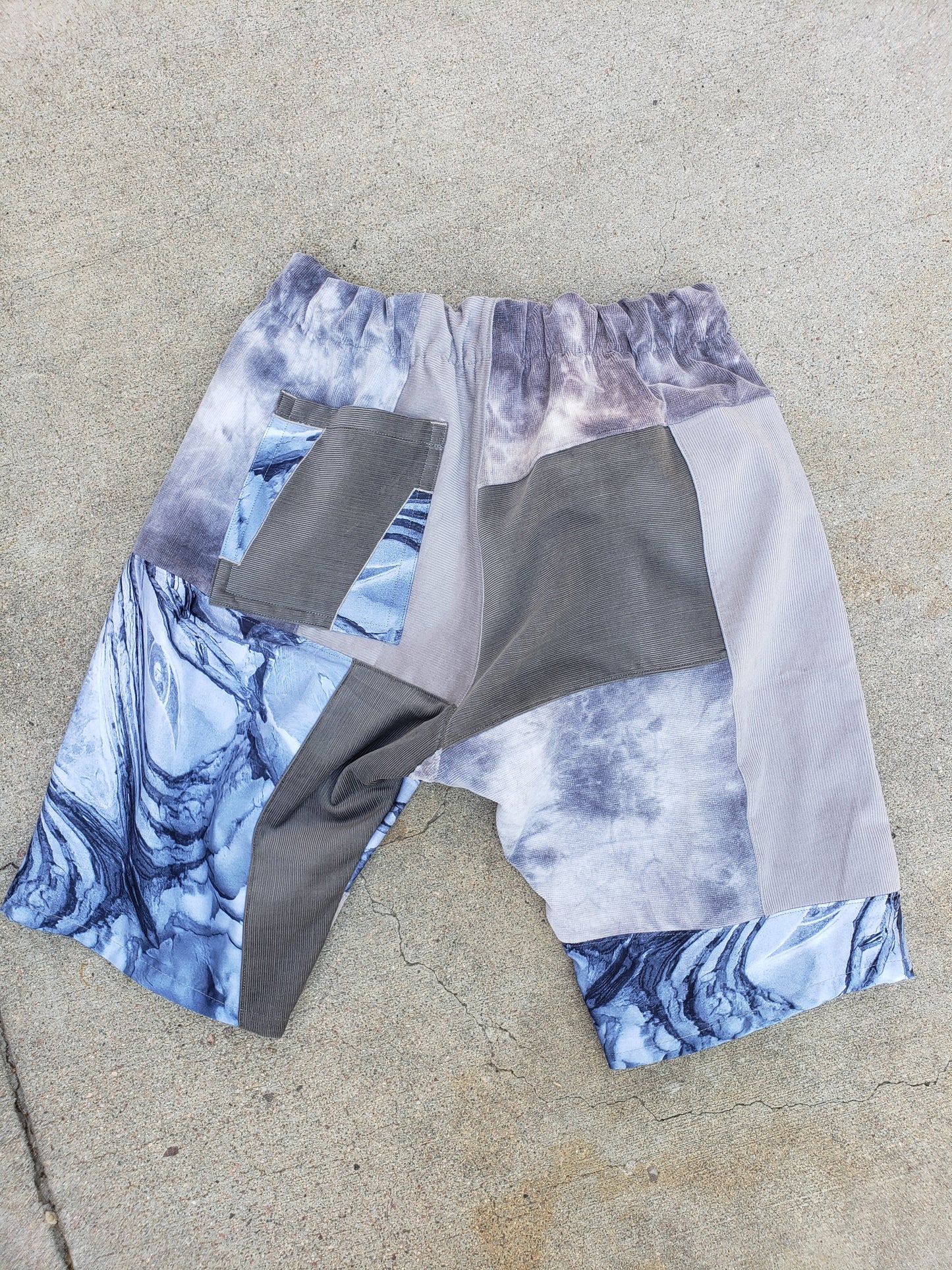 (L) Gray Matter Shorts - Nothing is as it Seams