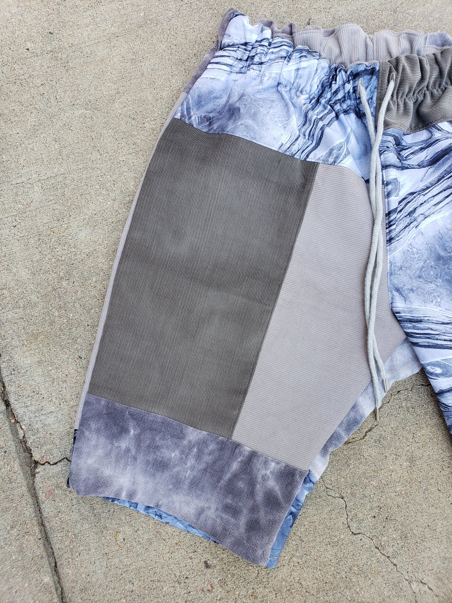 (L) Gray Matter Shorts - Nothing is as it Seams