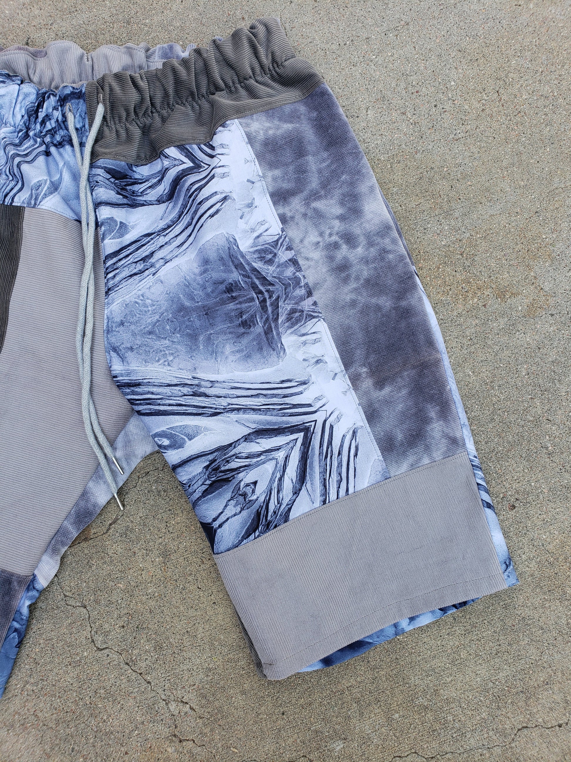 (L) Gray Matter Shorts - Nothing is as it Seams