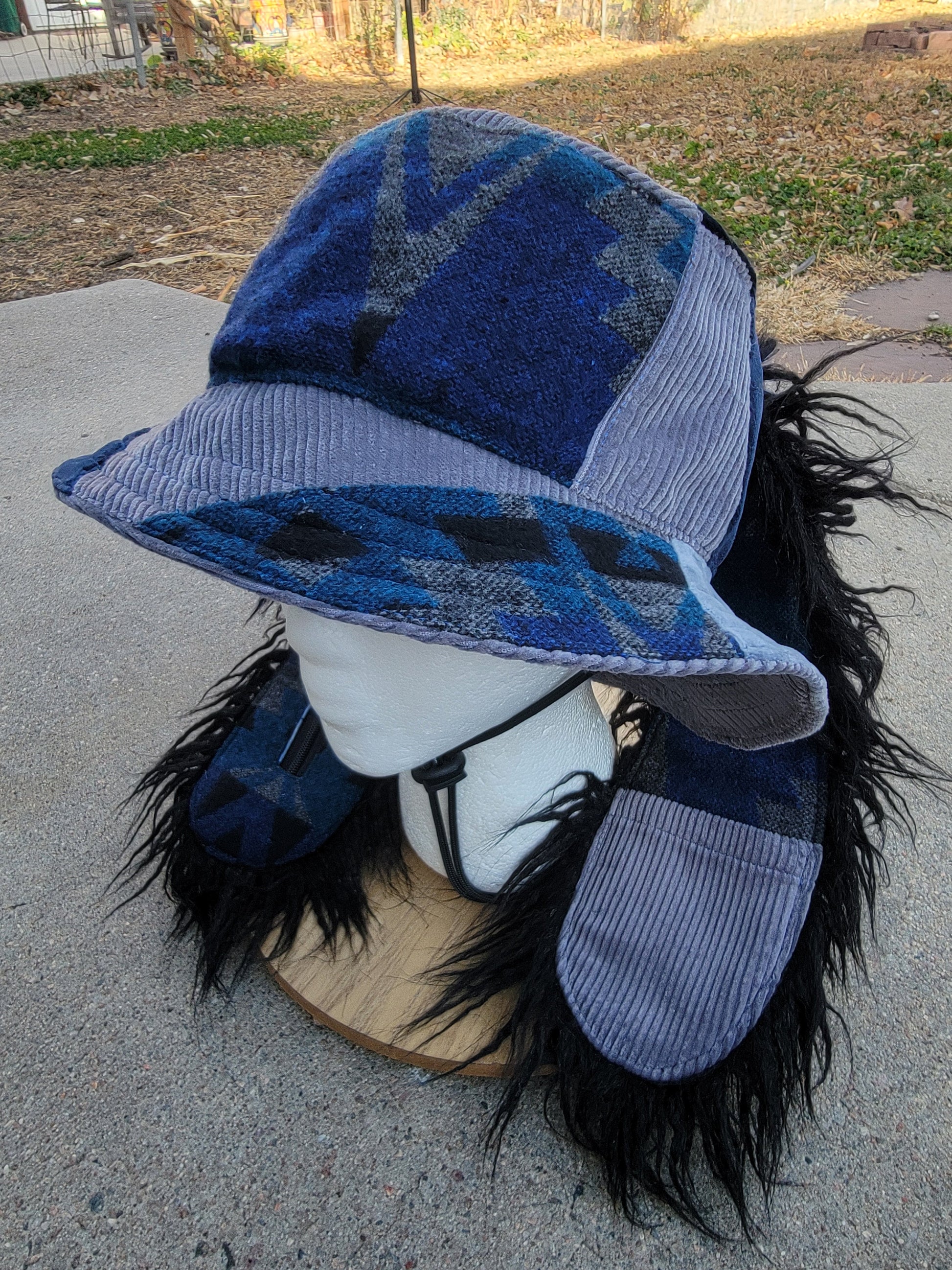 (L) LUXXE Bun 2 - Nothing is as it Seams