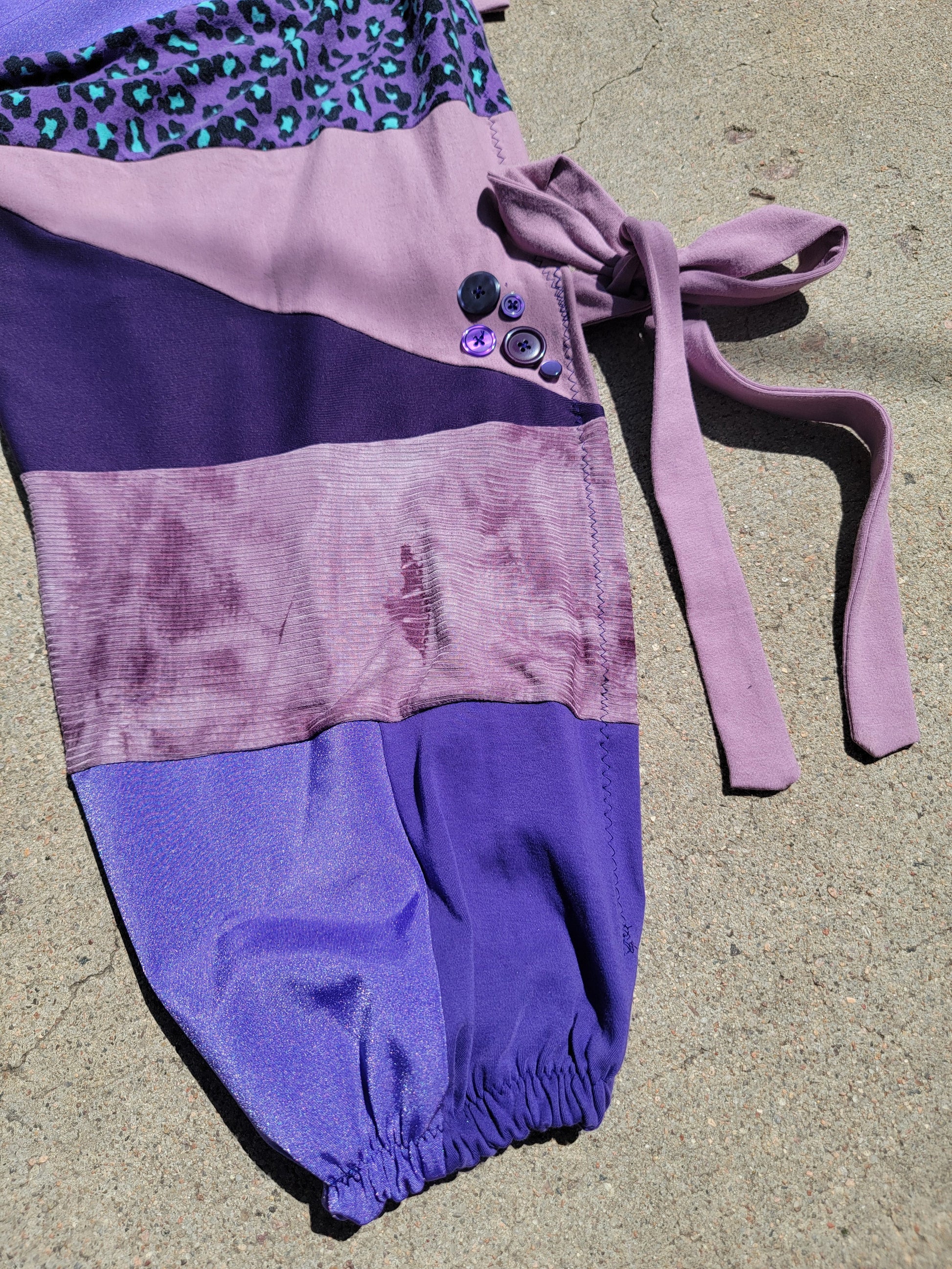 (L) Patchwork Crop Tee & Side-Tie Pants - Nothing is as it Seams