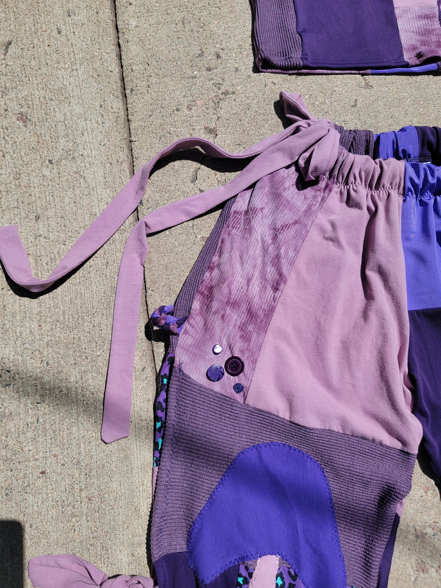 (L) Patchwork Crop Tee & Side-Tie Pants - Nothing is as it Seams