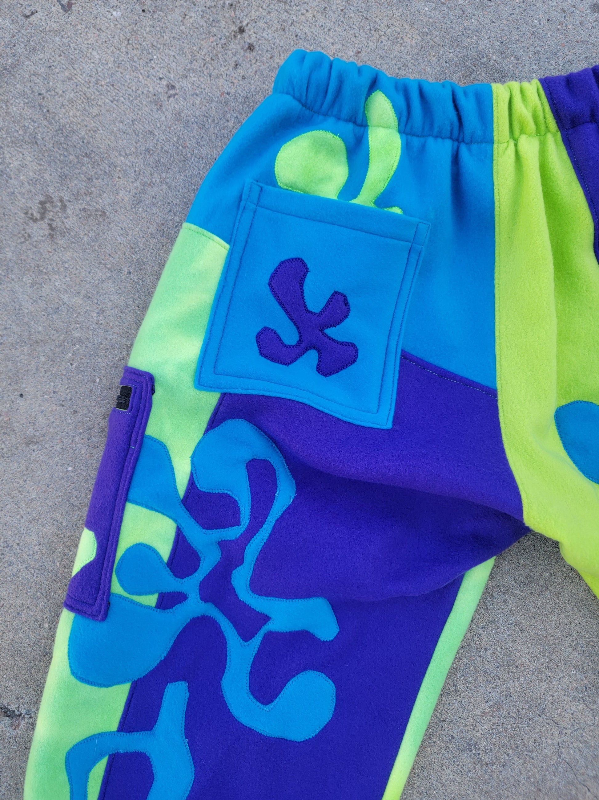 (L) Slimeball Patchwork Cargo Sweats - Nothing is as it Seams