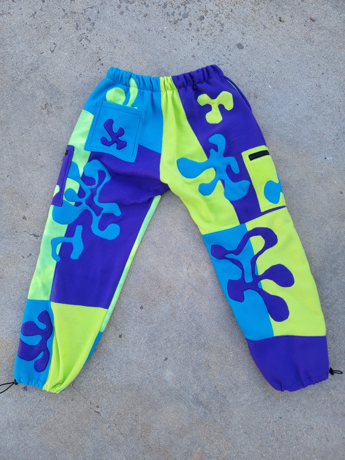 (L) Slimeball Patchwork Cargo Sweats - Nothing is as it Seams