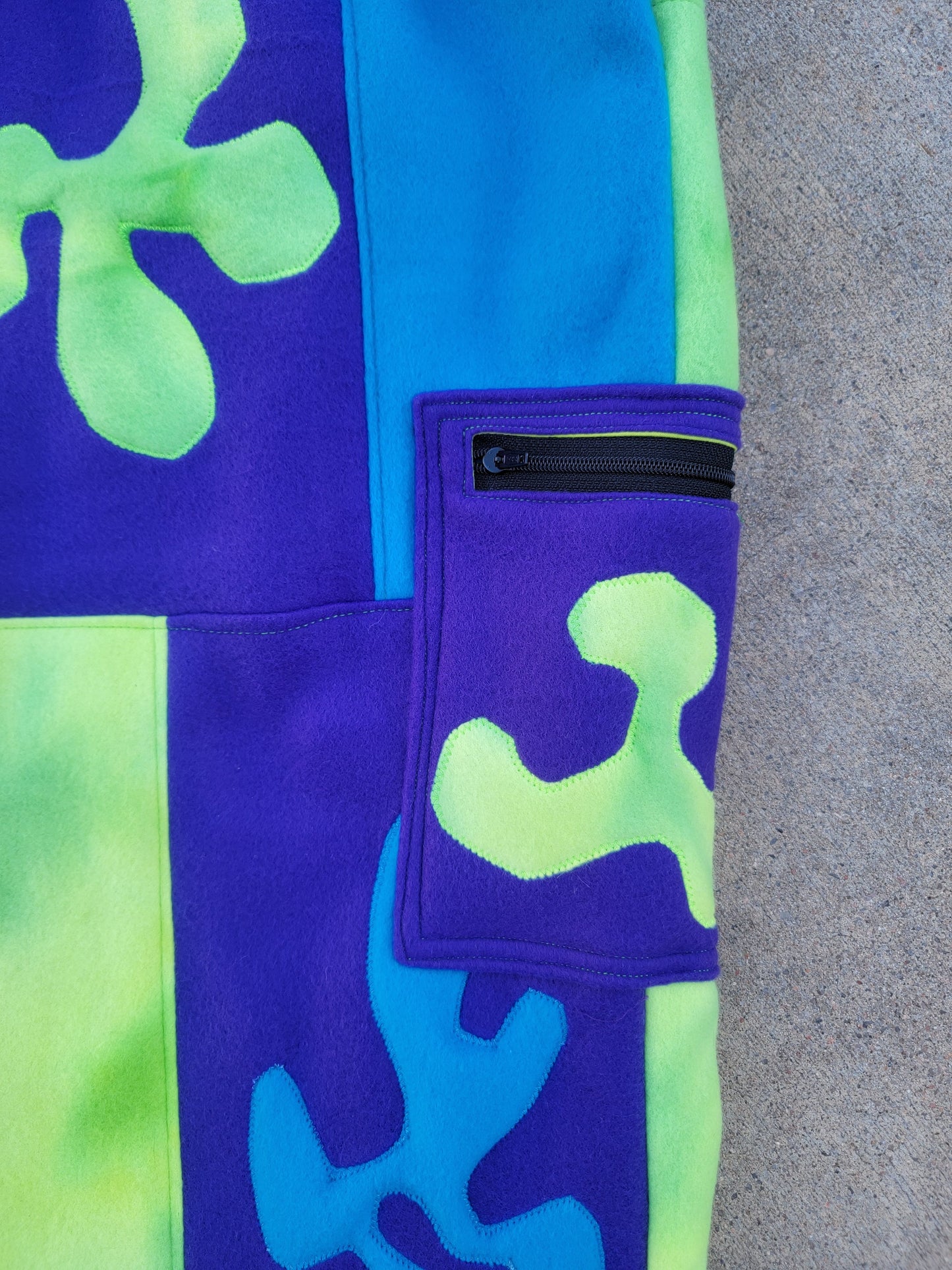 (L) Slimeball Patchwork Cargo Sweats - Nothing is as it Seams