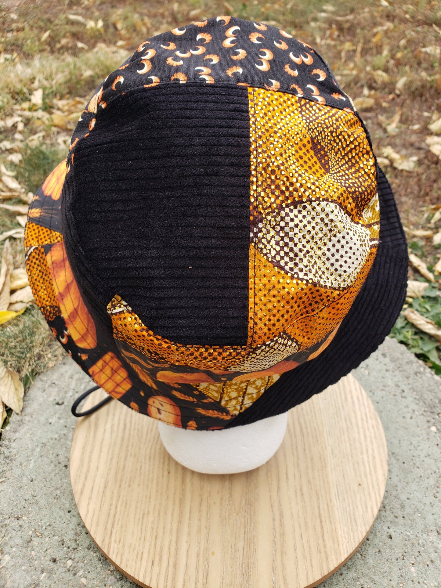 (L) Toasty Tunes DB Bucket - Nothing is as it Seams