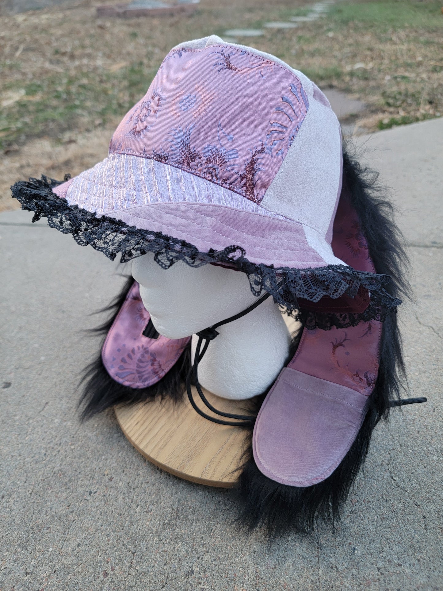 LUXXE Bun 3 - Nothing is as it Seams