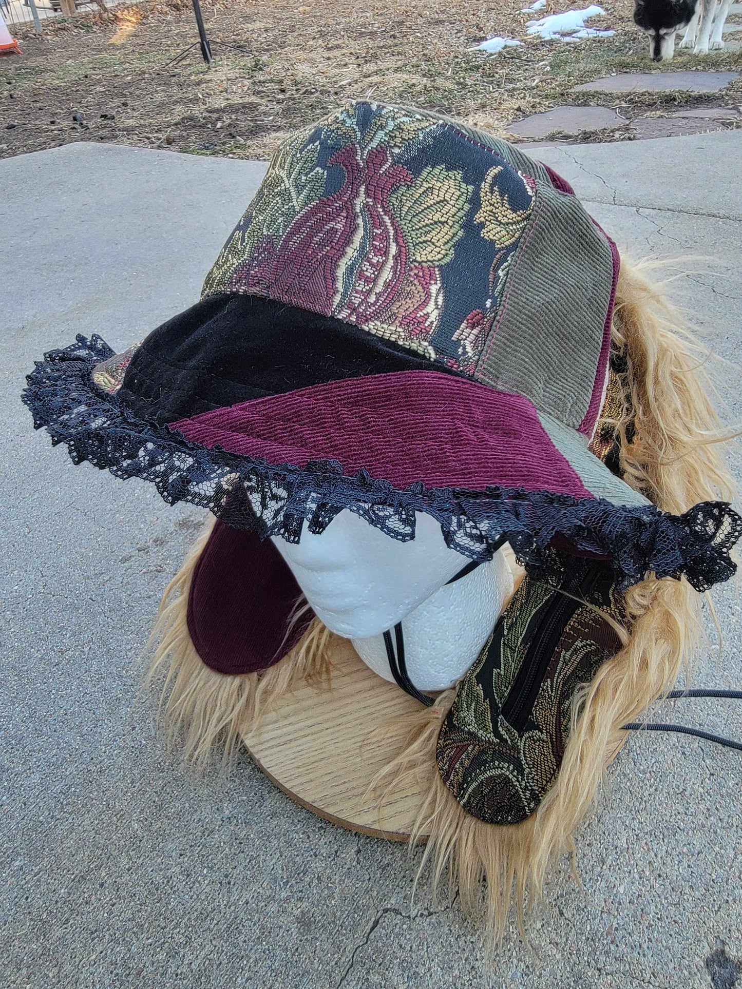 LUXXE BUN 7 - Nothing is as it Seams