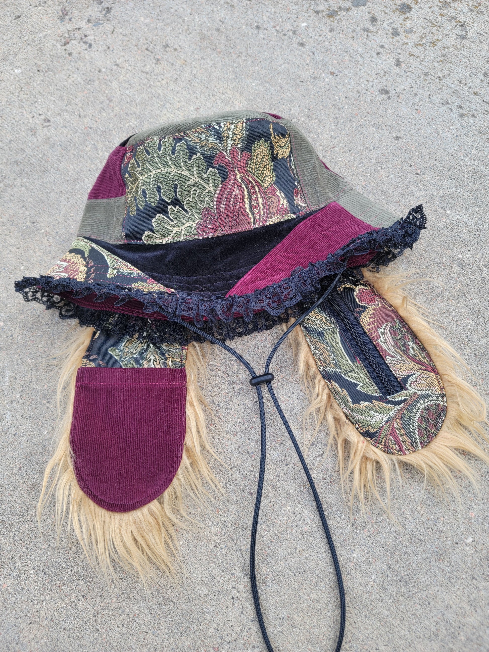 LUXXE BUN 7 - Nothing is as it Seams