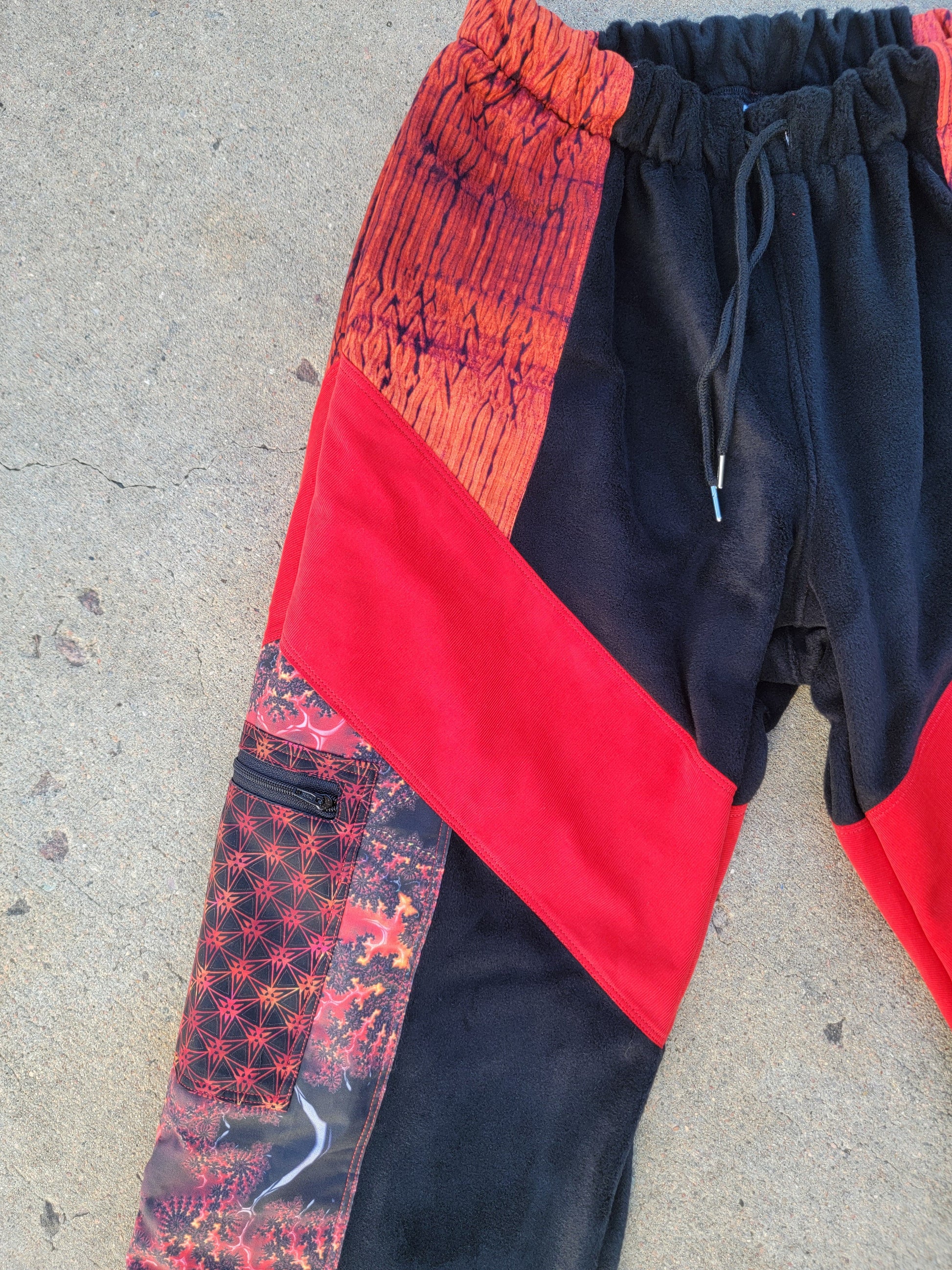 M Cargo Sweats - Nothing is as it Seams