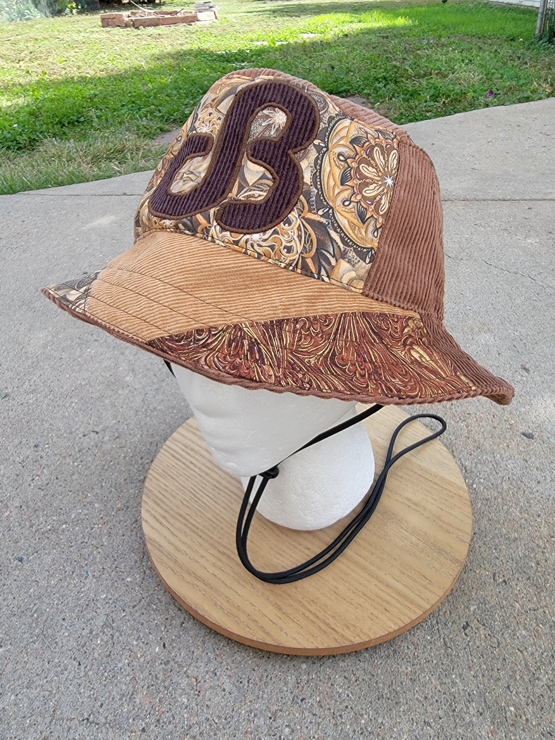 Mandala Magic DB Bucket - Nothing is as it Seams