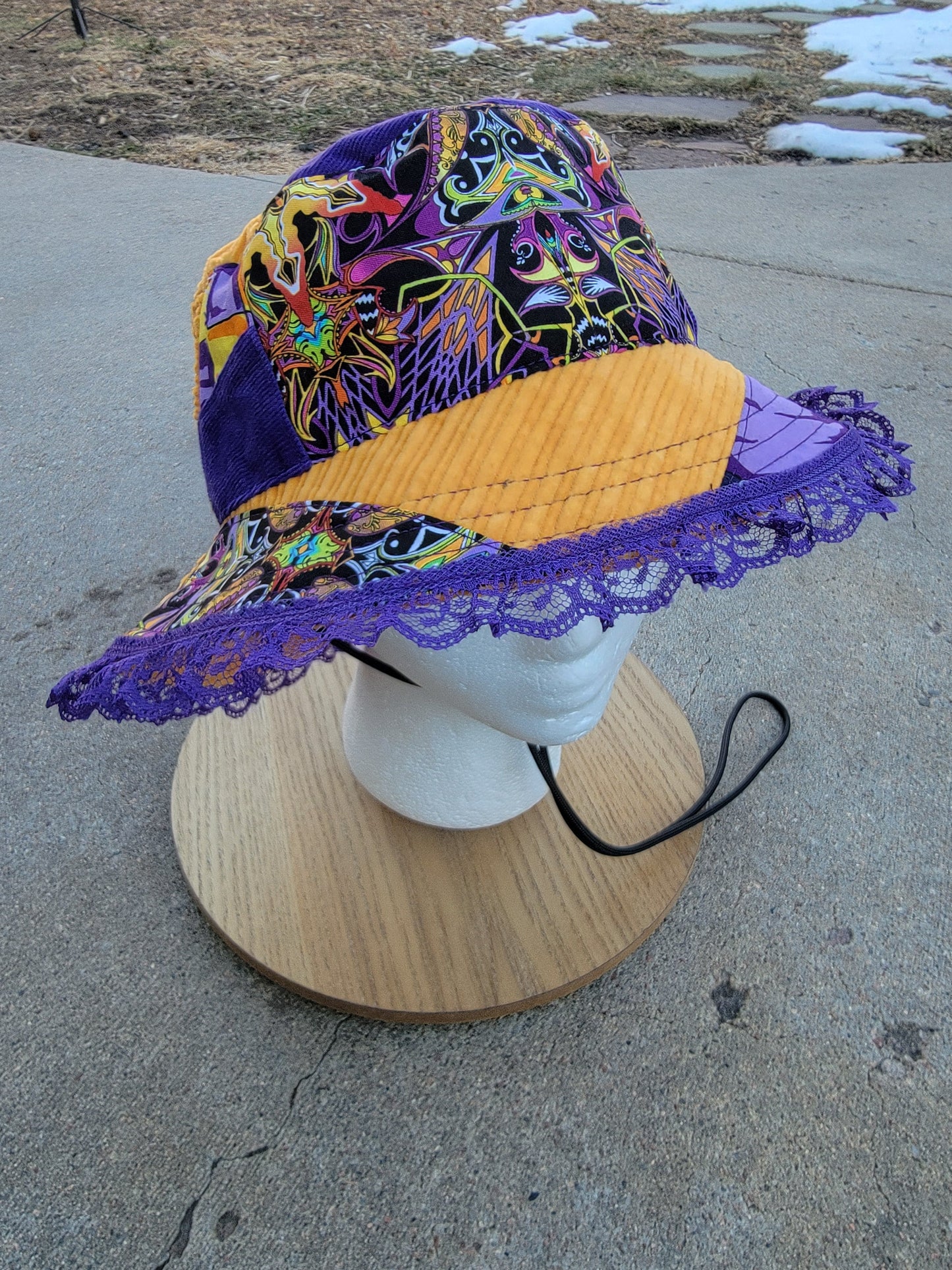 Mandala Majesty Bucket - Nothing is as it Seams