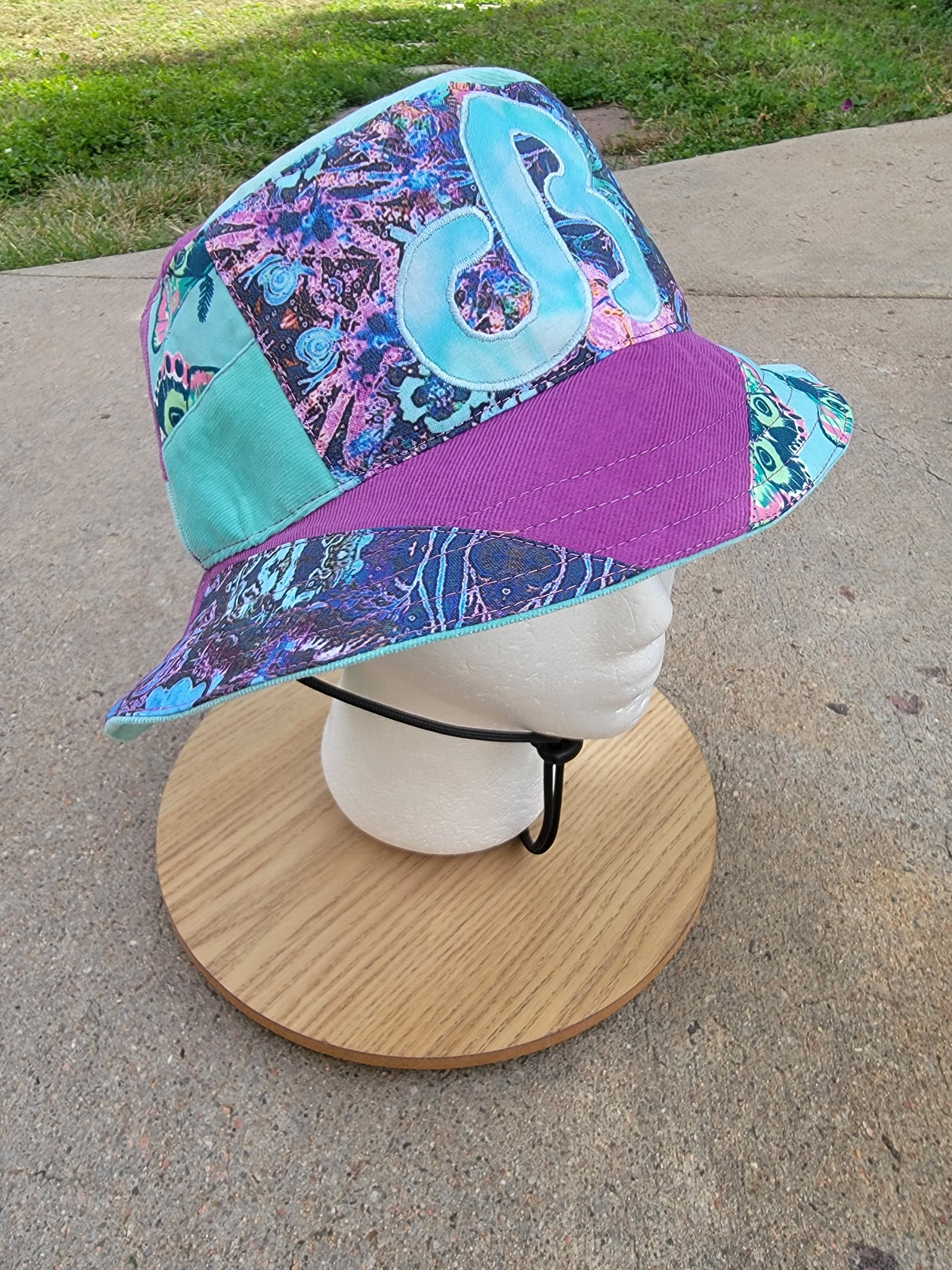 Minty Wings DB Bucket - Nothing is as it Seams