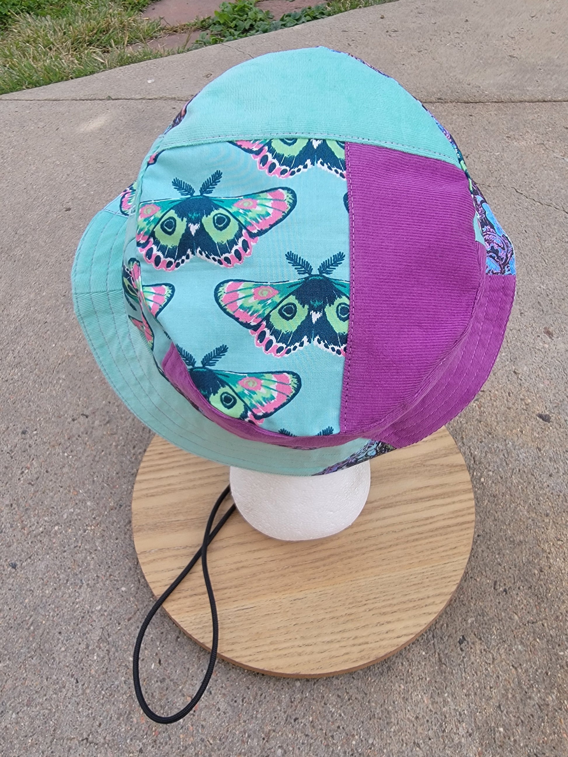 Minty Wings DB Bucket - Nothing is as it Seams