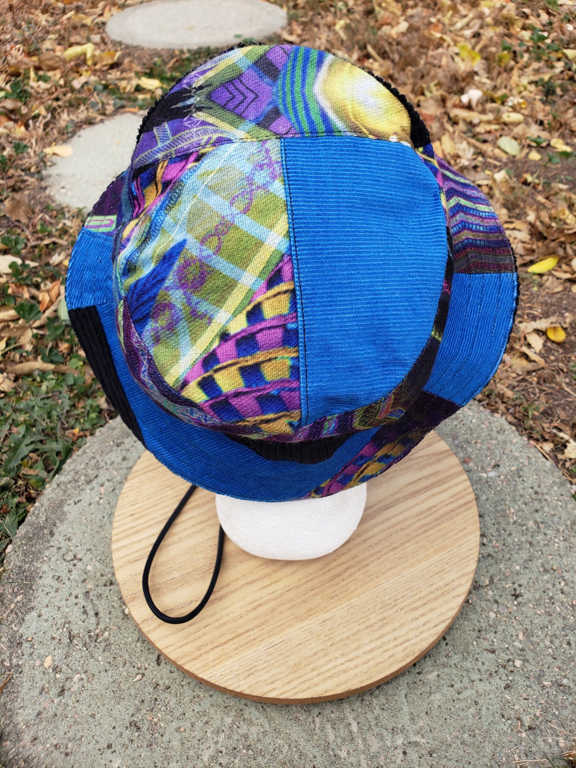 Morphing Magic Bucket Hat - Nothing is as it Seams