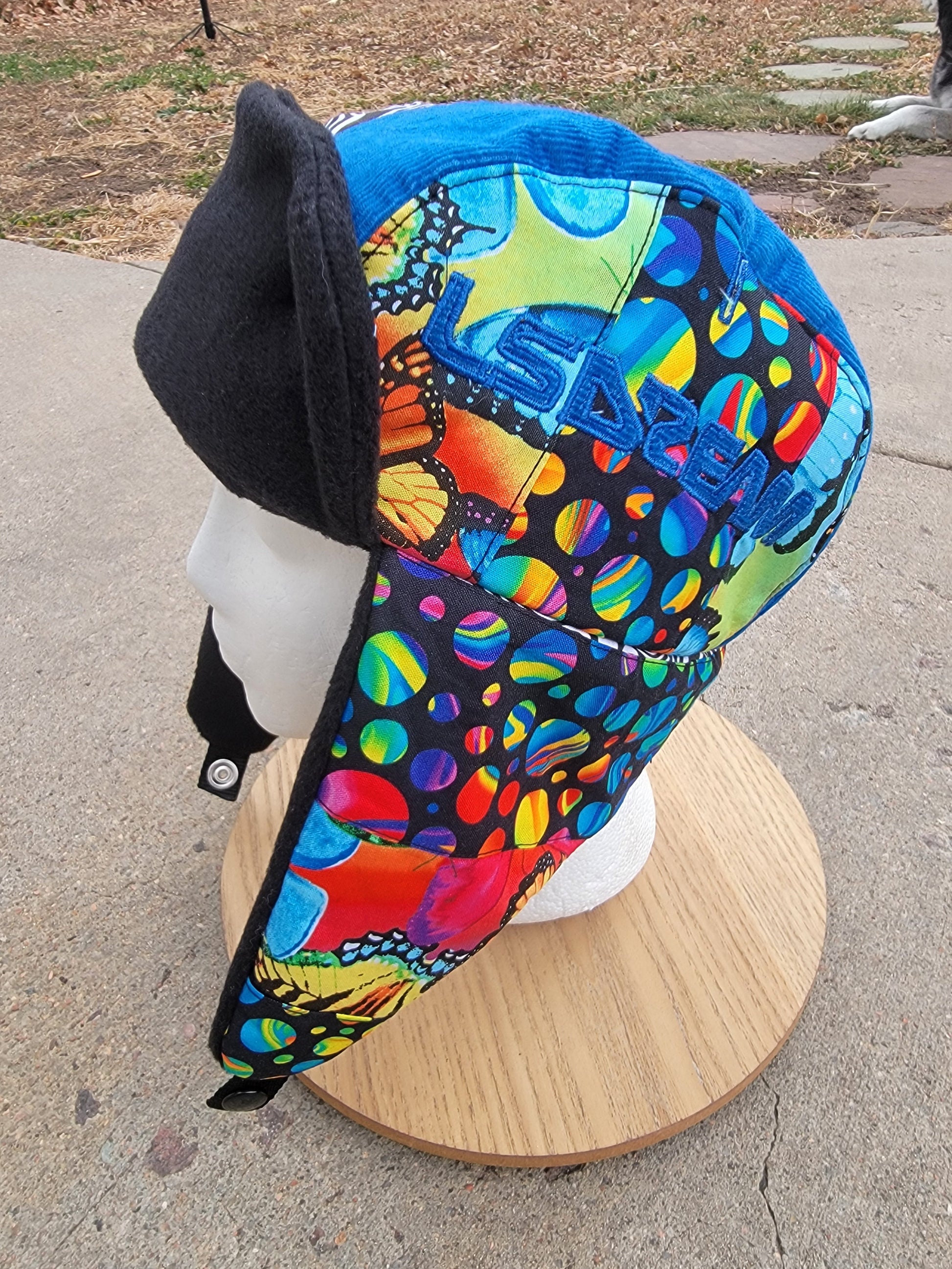 Rainbow Flutter LSDREAM Trapper - Nothing is as it Seams