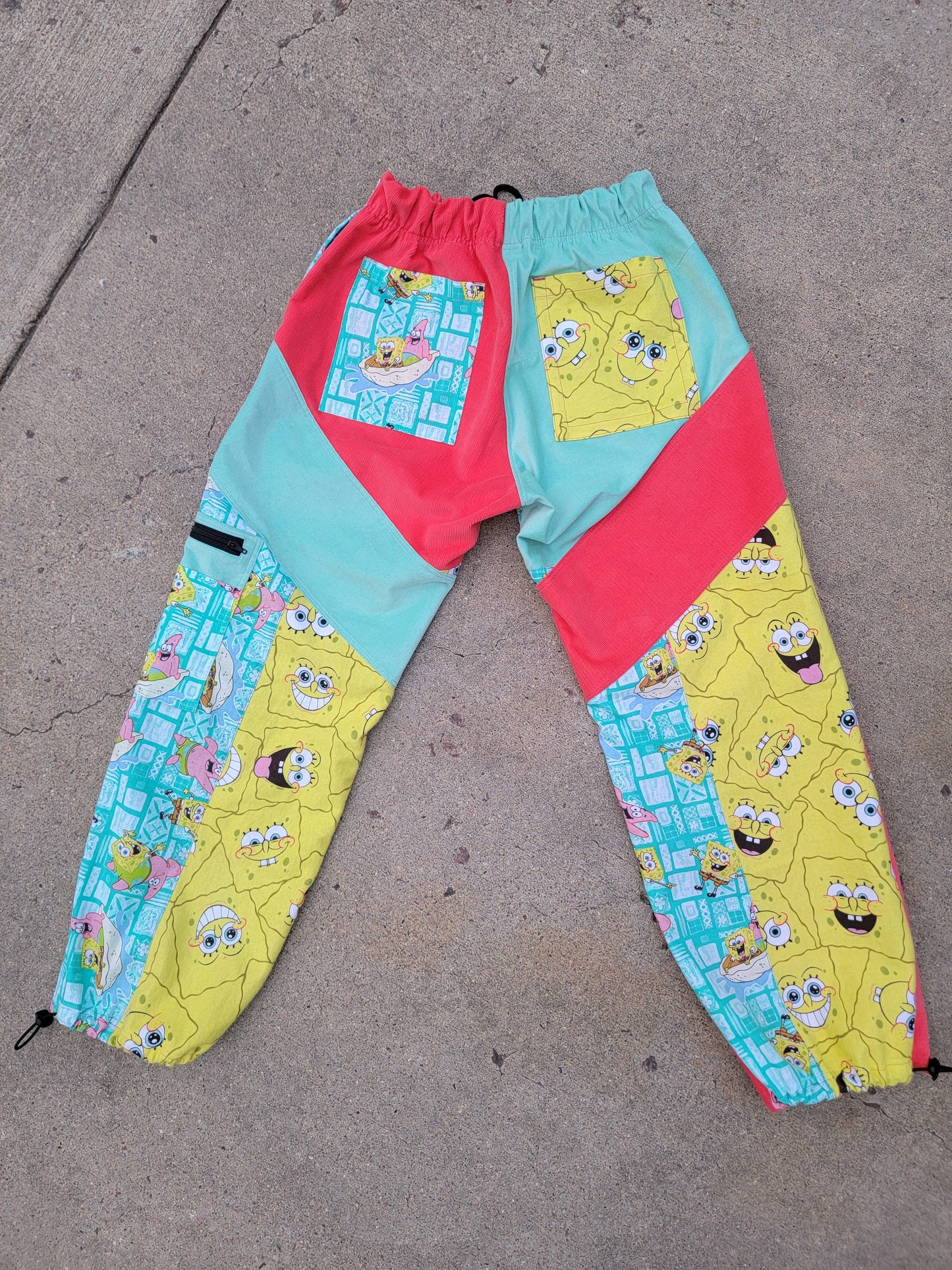 (S) Spongebob Cargo Pants - Nothing is as it Seams