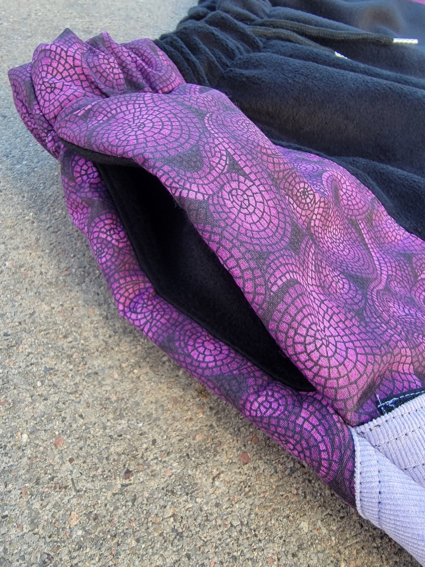 XL Cargo Sweats - Nothing is as it Seams