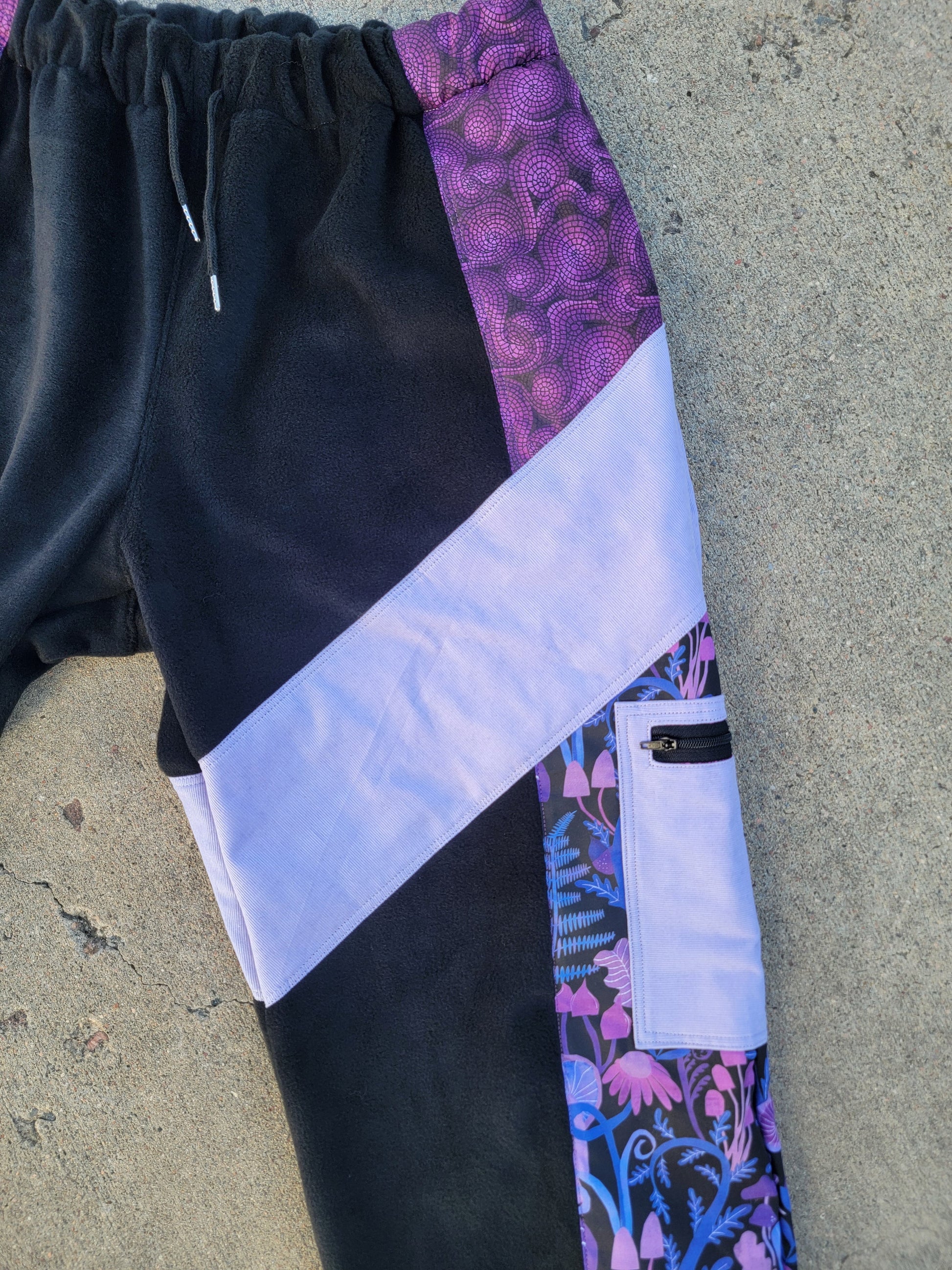 XL Cargo Sweats - Nothing is as it Seams