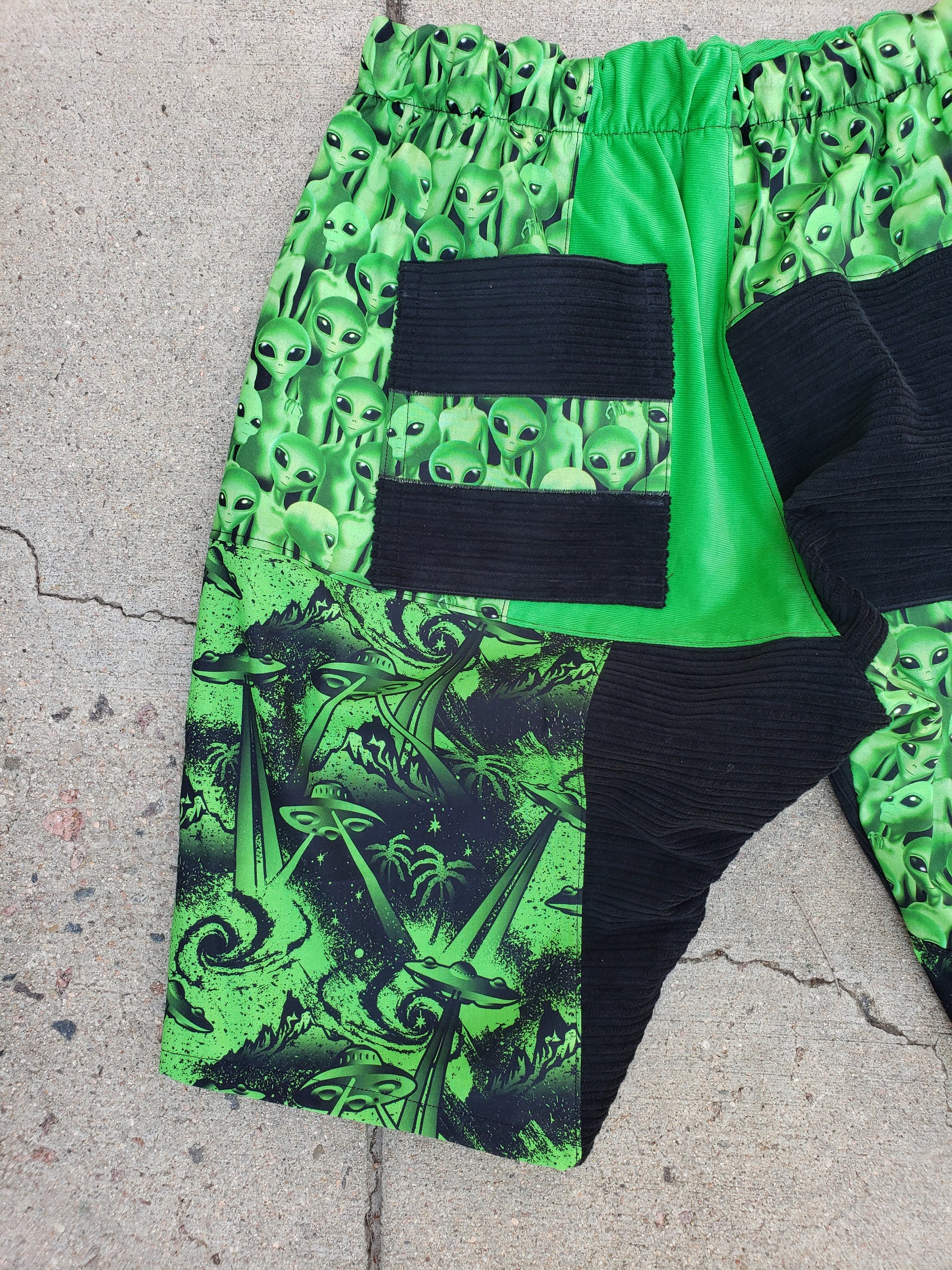 (XL) Green Dream Invasion Shorts - Nothing is as it Seams