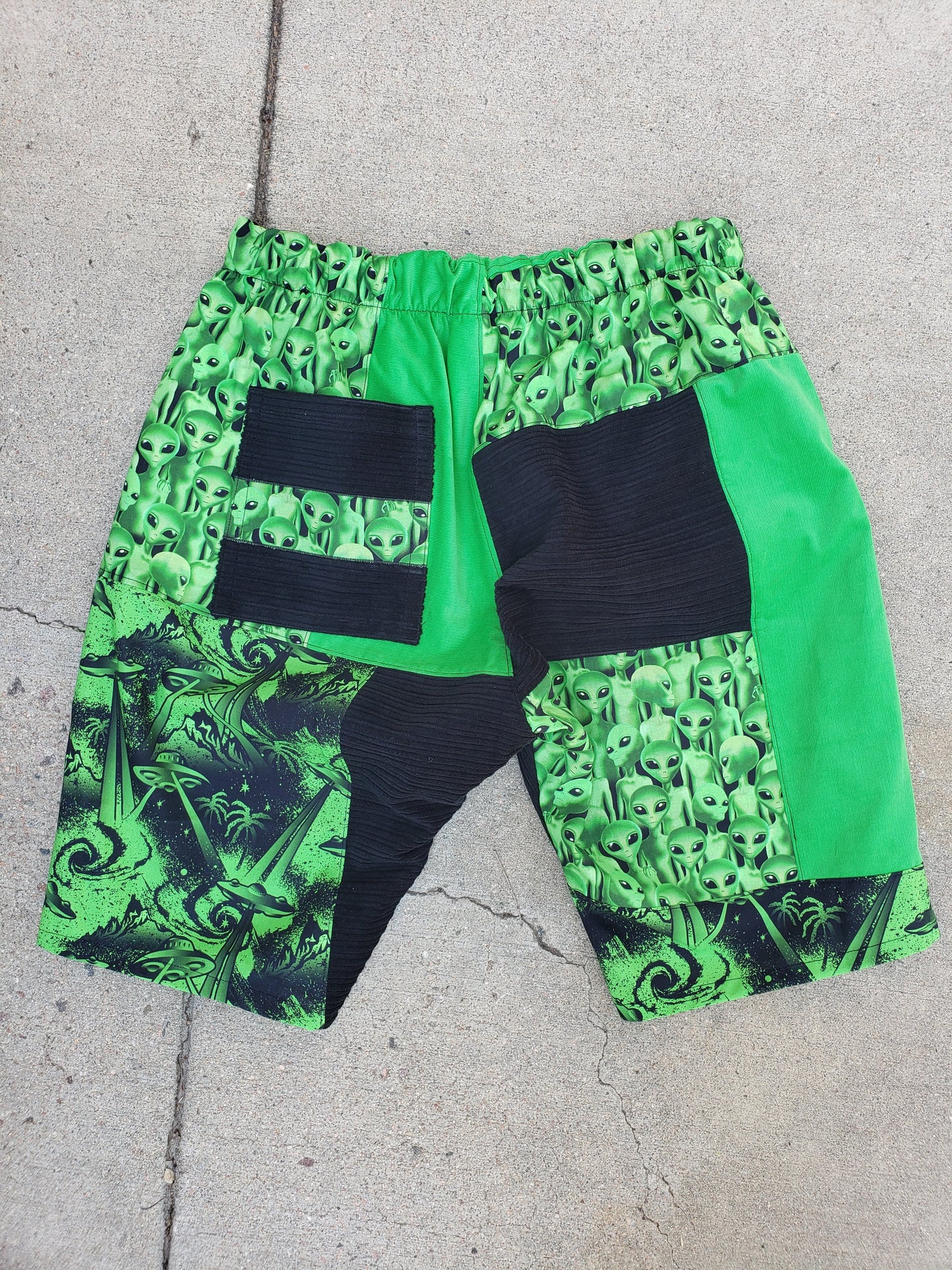 (XL) Green Dream Invasion Shorts - Nothing is as it Seams