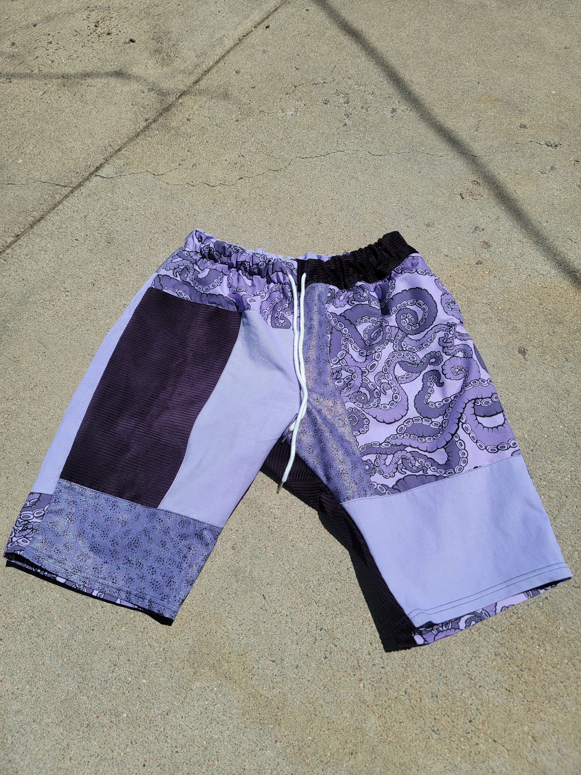 XL Tentacoli Shorts - Nothing is as it Seams