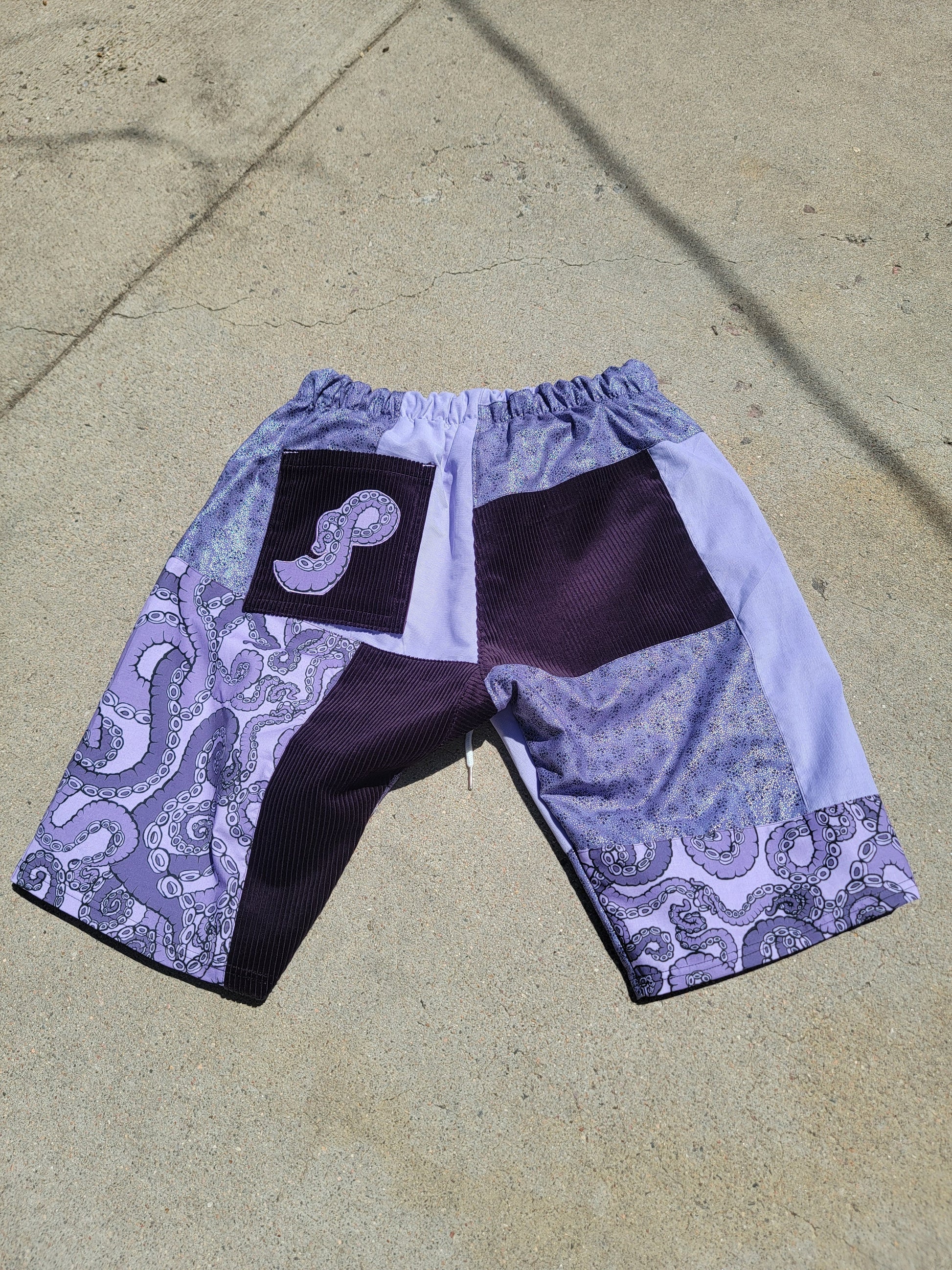 XL Tentacoli Shorts - Nothing is as it Seams